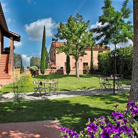 Borgo Tre Rose Hotel Valiano Exterior photo