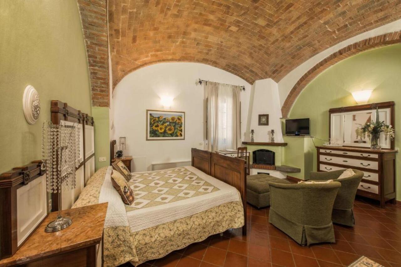 Borgo Tre Rose Hotel Valiano Exterior photo