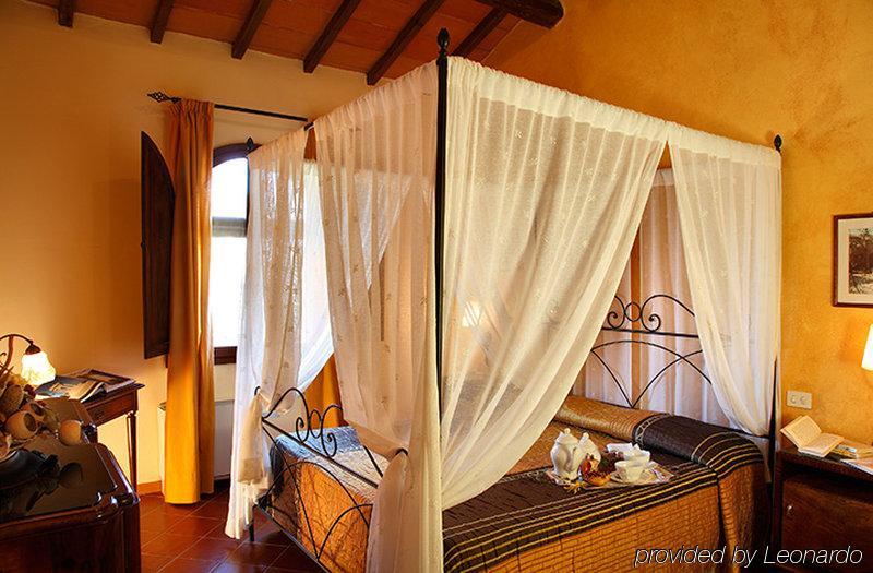 Borgo Tre Rose Hotel Valiano Room photo