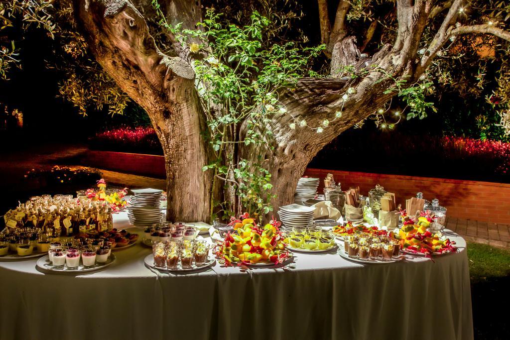 Borgo Tre Rose Hotel Valiano Exterior photo