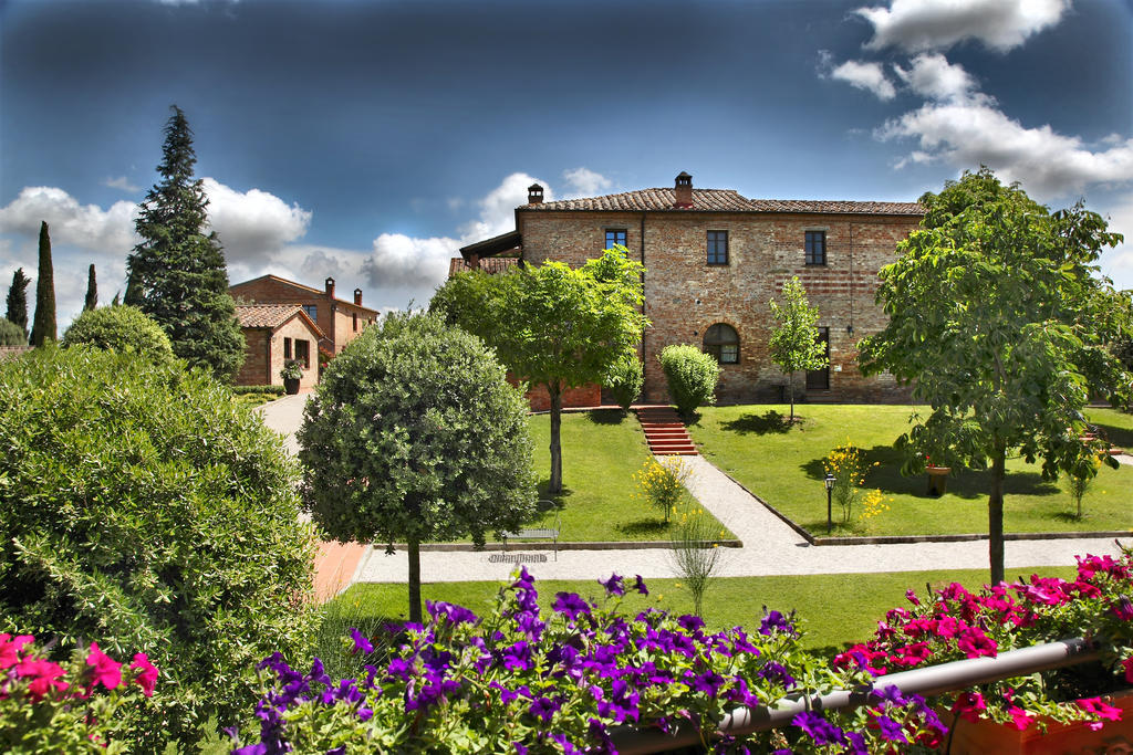 Borgo Tre Rose Hotel Valiano Exterior photo