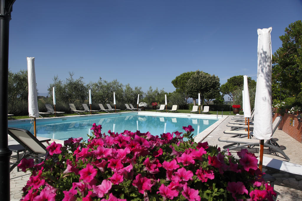 Borgo Tre Rose Hotel Valiano Exterior photo